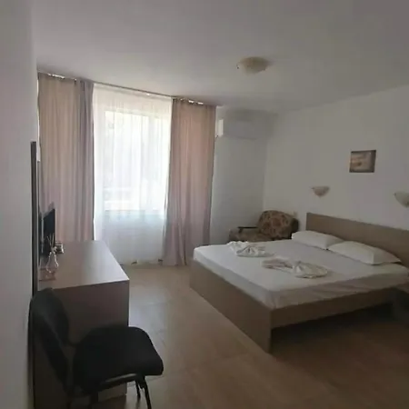 Siana House Hostel